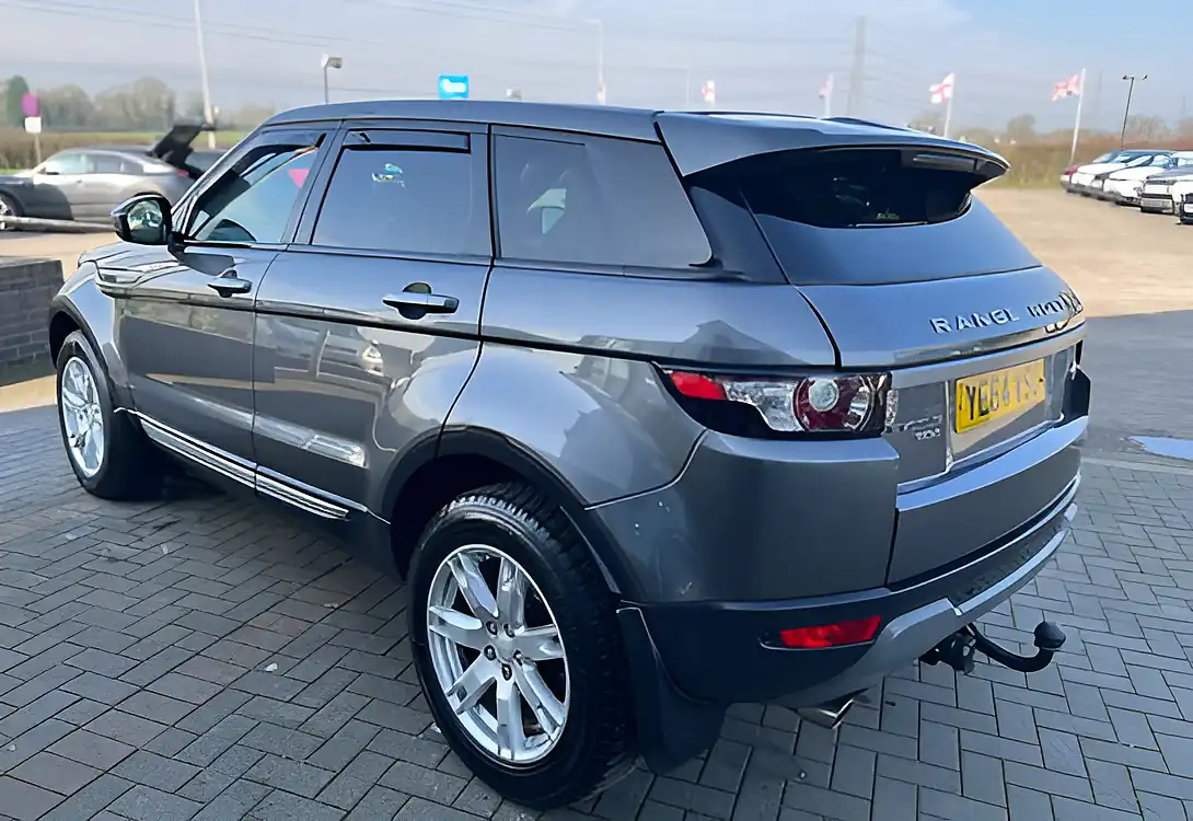 Used 2014 Land Rover Range Rover Evoque Pure Tech Grey - Interior and Exterior details 8