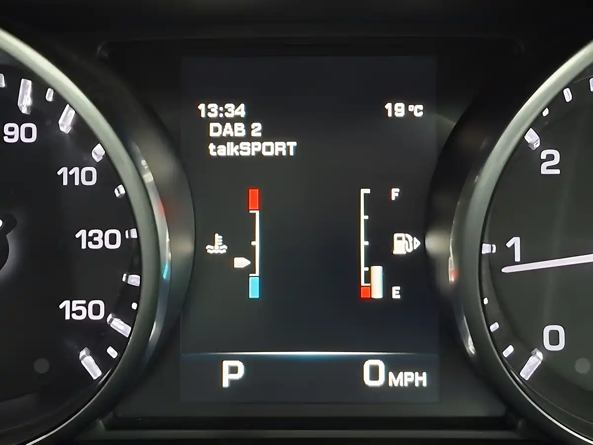 Used 2014 Land Rover Range Rover Evoque Pure Tech Grey - Interior and Exterior details 15