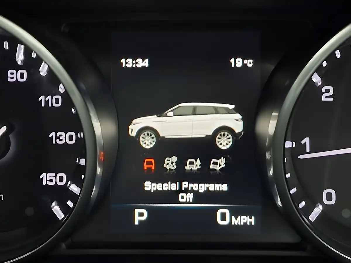 Used 2014 Land Rover Range Rover Evoque Pure Tech Grey - Interior and Exterior details 16