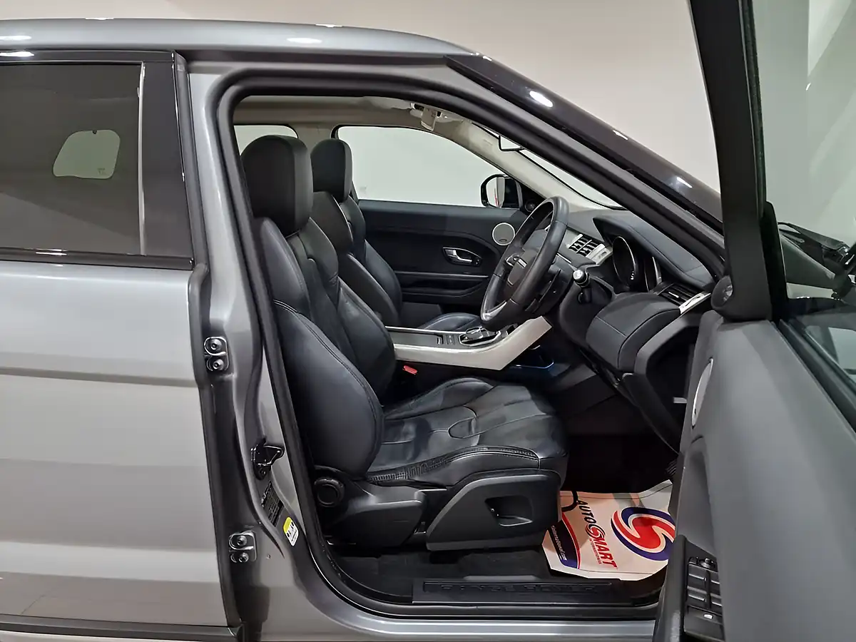 Used 2014 Land Rover Range Rover Evoque Pure Tech Grey - Interior and Exterior details 9