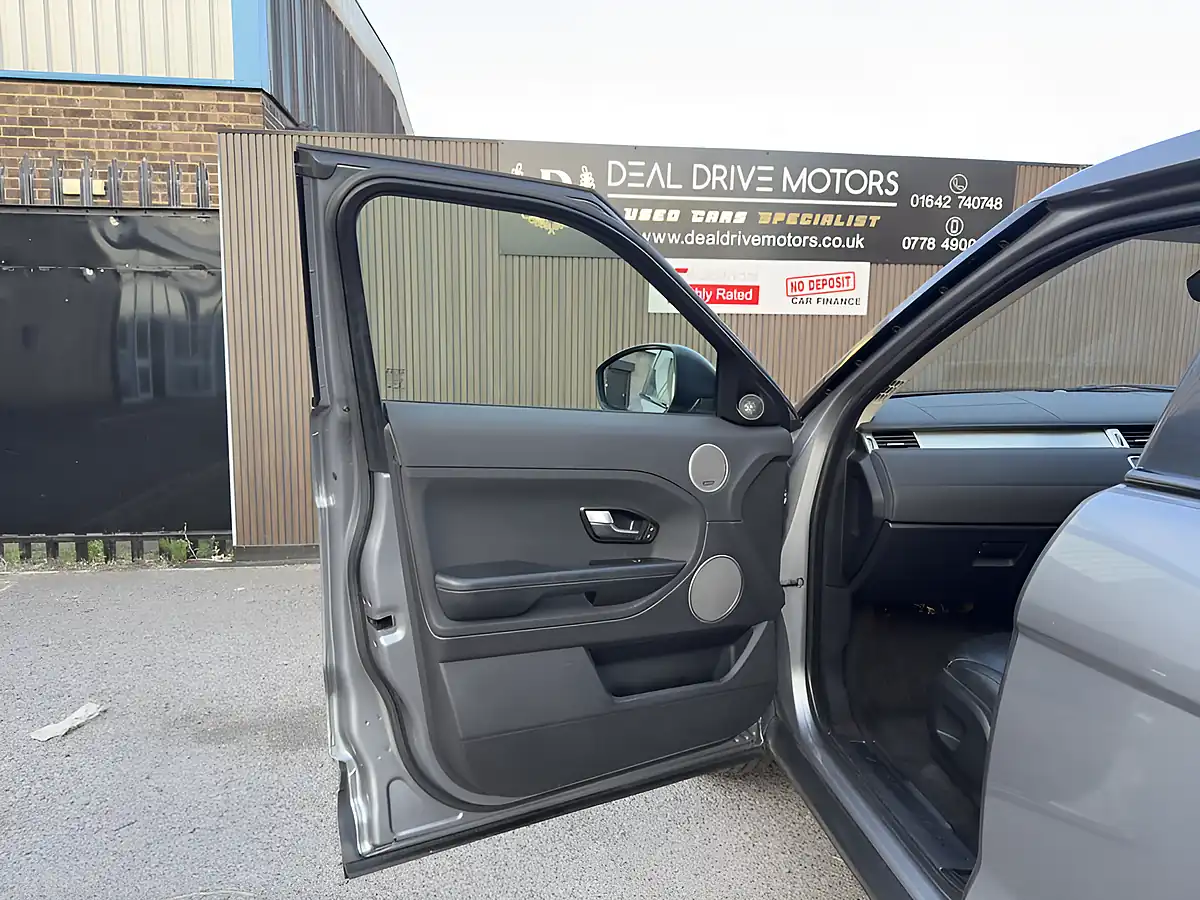 Used 2014 Land Rover Range Rover Evoque Pure Tech Grey - Interior and Exterior details 10