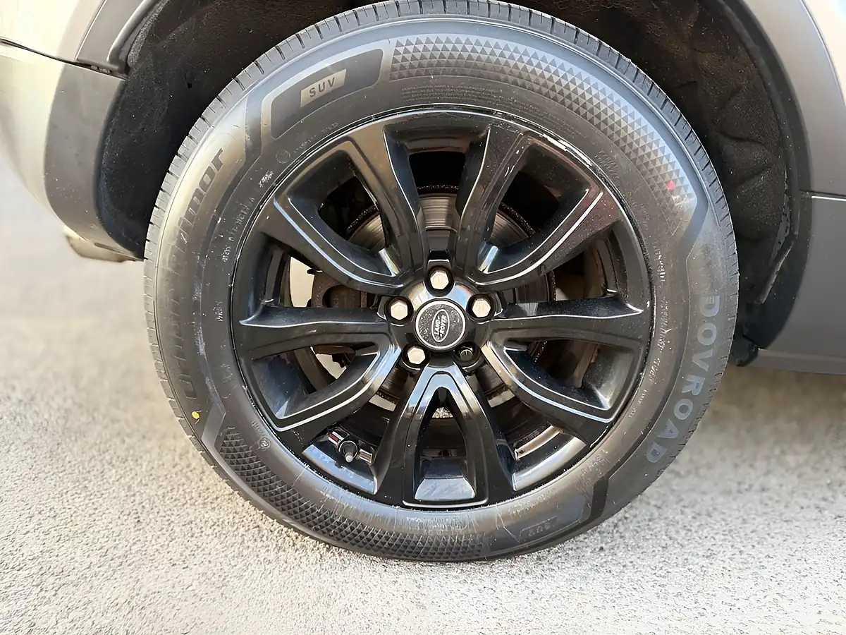 Used 2014 Land Rover Range Rover Evoque Pure Tech Grey - Interior and Exterior details 18