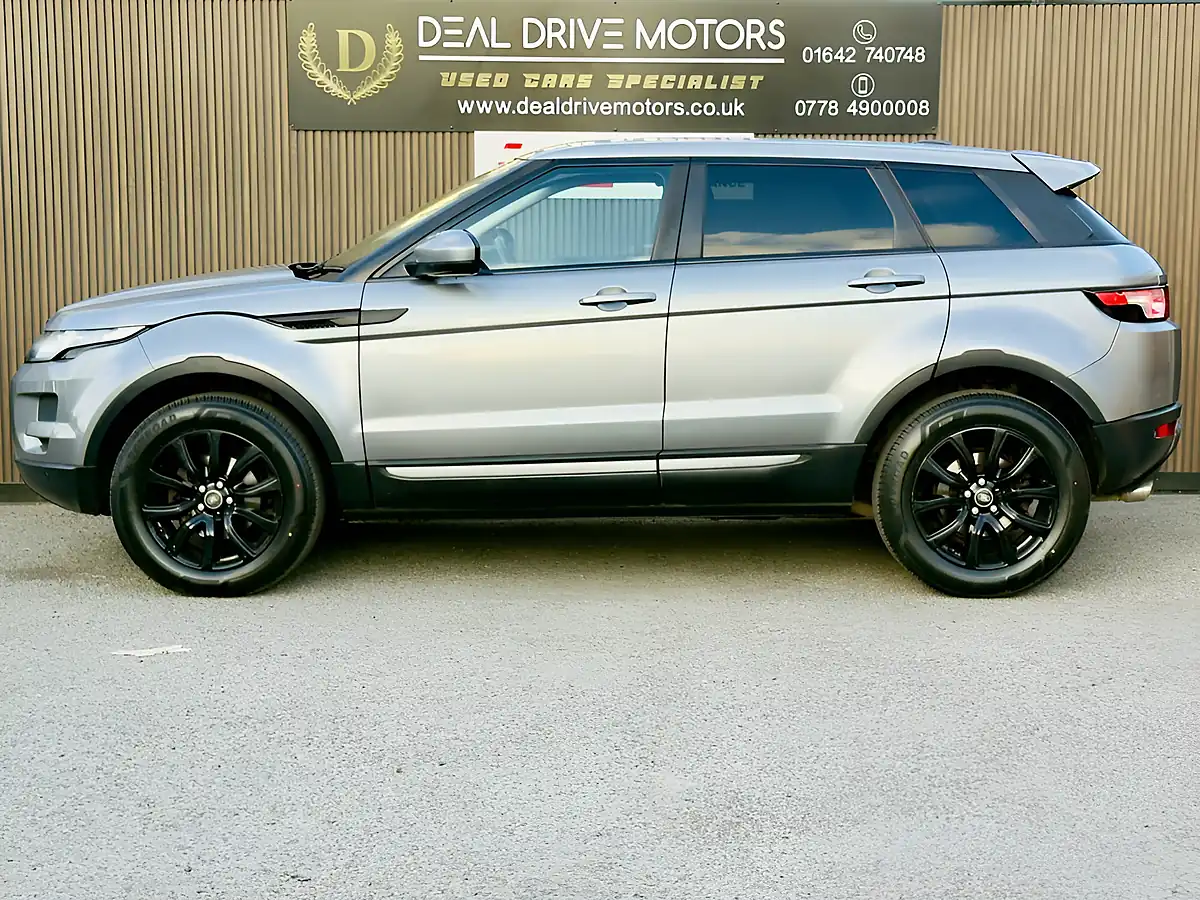 Used 2014 Land Rover Range Rover Evoque Pure Tech Grey - Interior and Exterior details 4