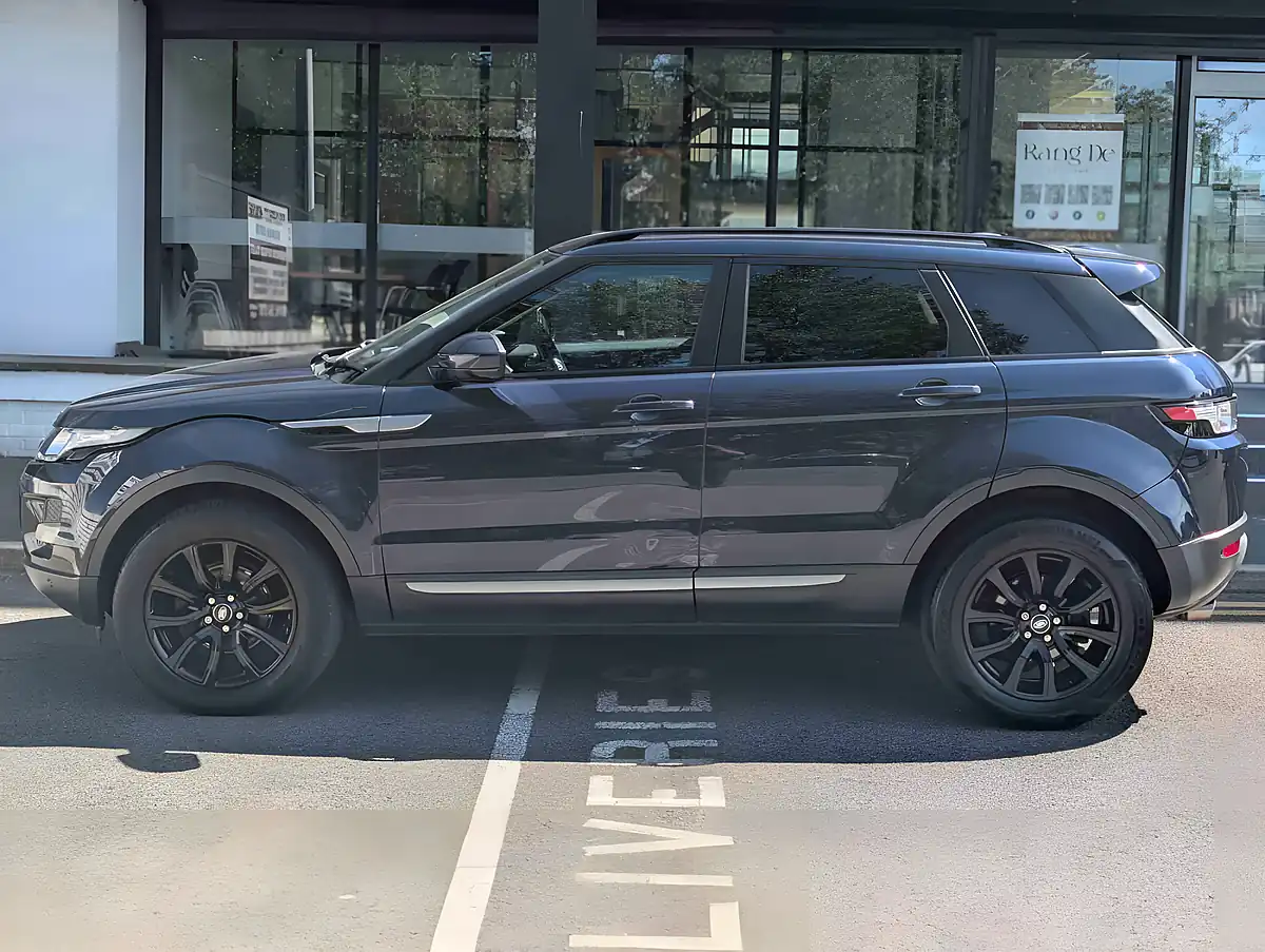 Used 2014 Land Rover Range Rover Evoque Pure Tech - Interior and Exterior details 6
