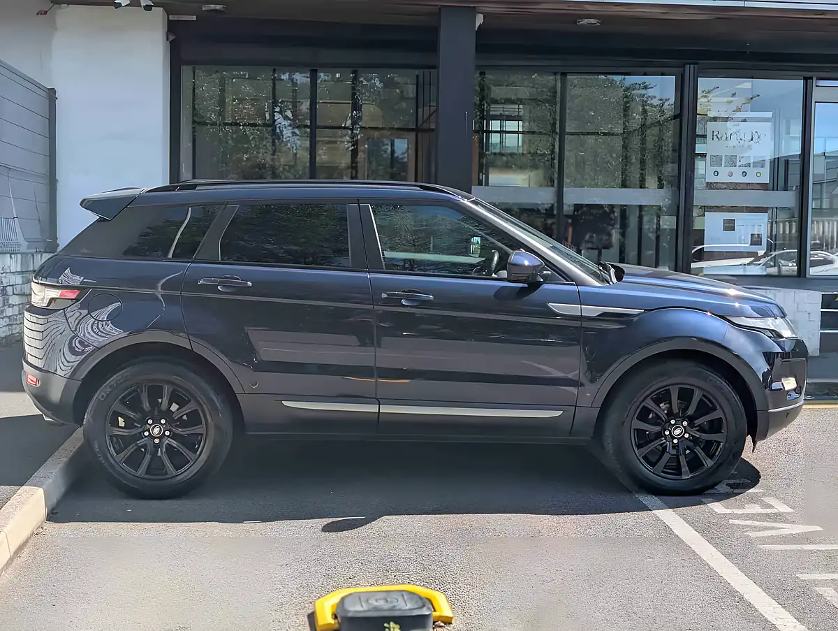 Used 2014 Land Rover Range Rover Evoque Pure Tech - Interior and Exterior details 8