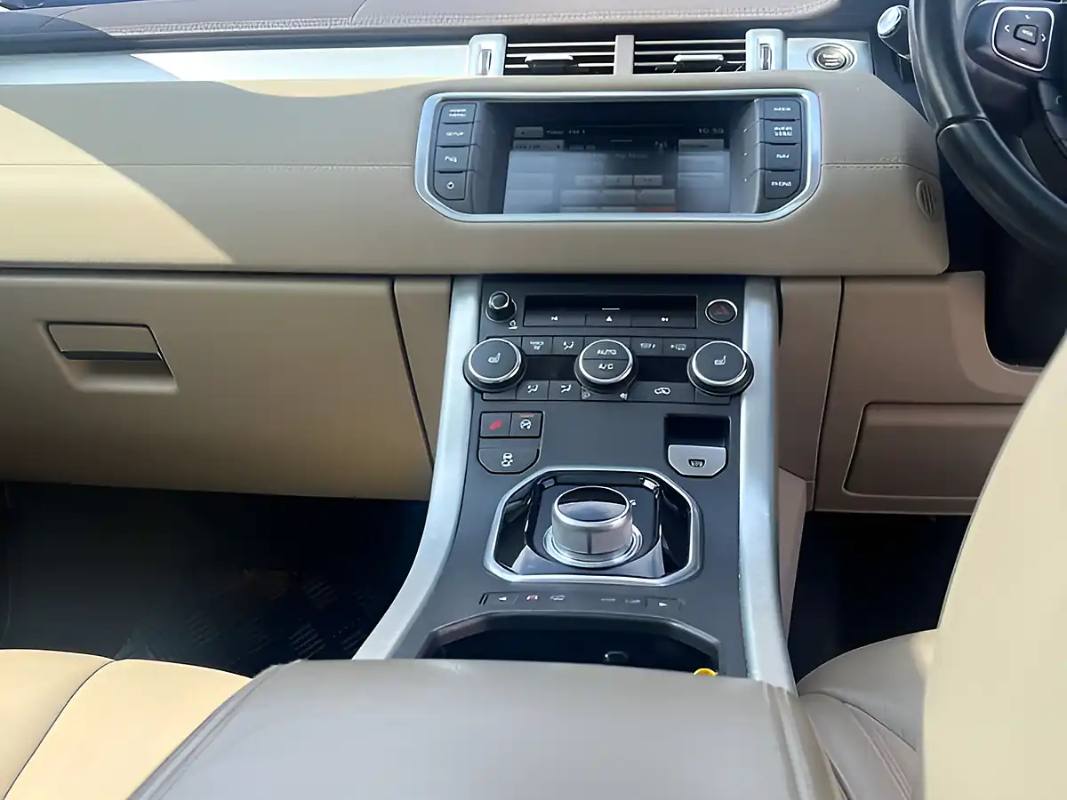 Used 2014 Land Rover Range Rover Evoque Pure Tech Indus Silver - Interior and Exterior details 12