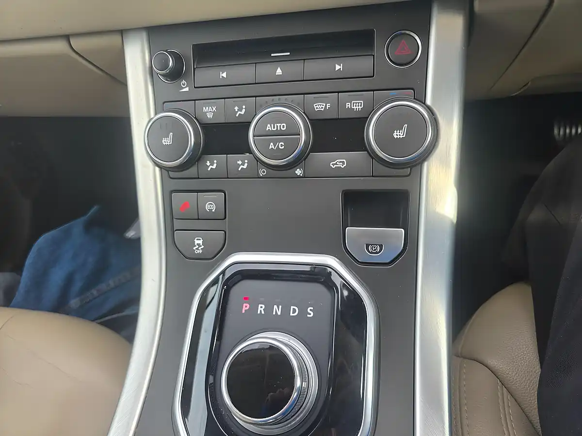 Used 2014 Land Rover Range Rover Evoque Pure Tech White - Interior and Exterior details 10