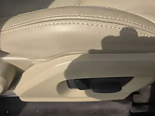 Used 2014 Land Rover Range Rover Evoque Pure Tech White - Interior and Exterior details 15