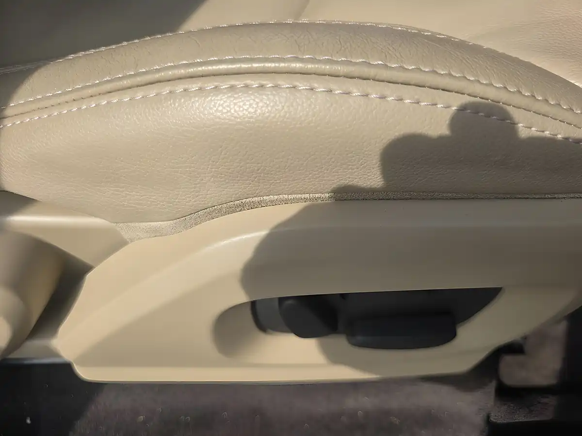 Used 2014 Land Rover Range Rover Evoque Pure Tech White - Interior and Exterior details 15