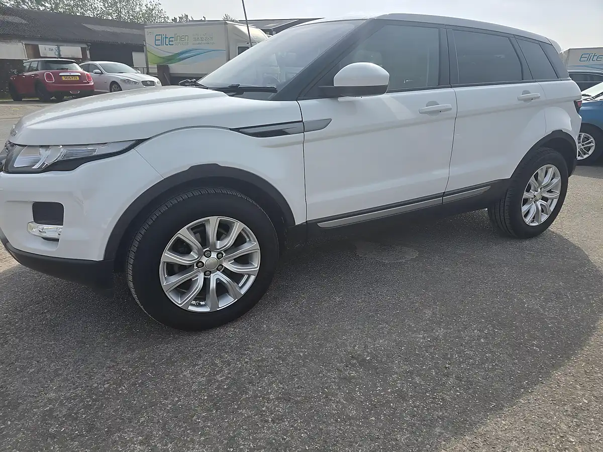 Used 2014 Land Rover Range Rover Evoque Pure Tech White - Interior and Exterior details 2