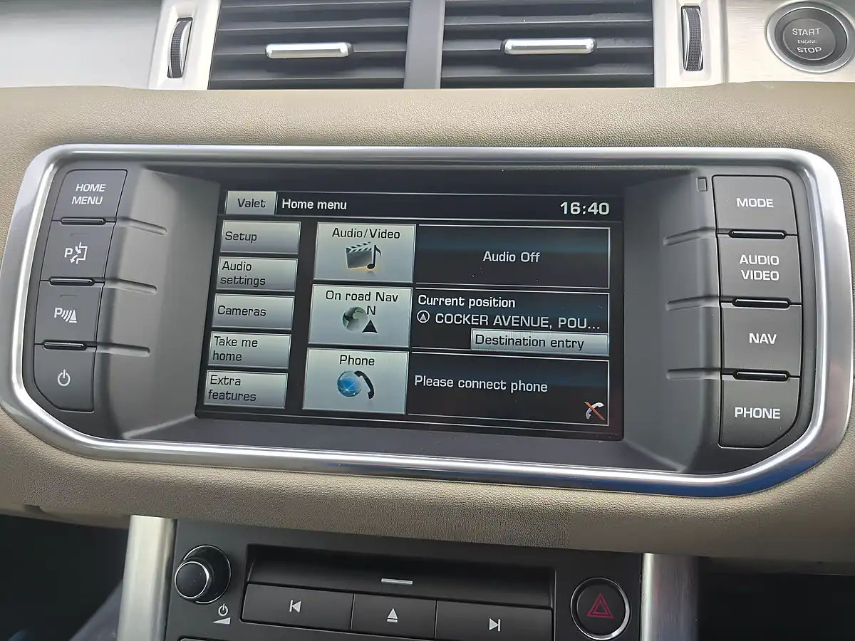 Used 2014 Land Rover Range Rover Evoque Pure Tech White - Interior and Exterior details 8