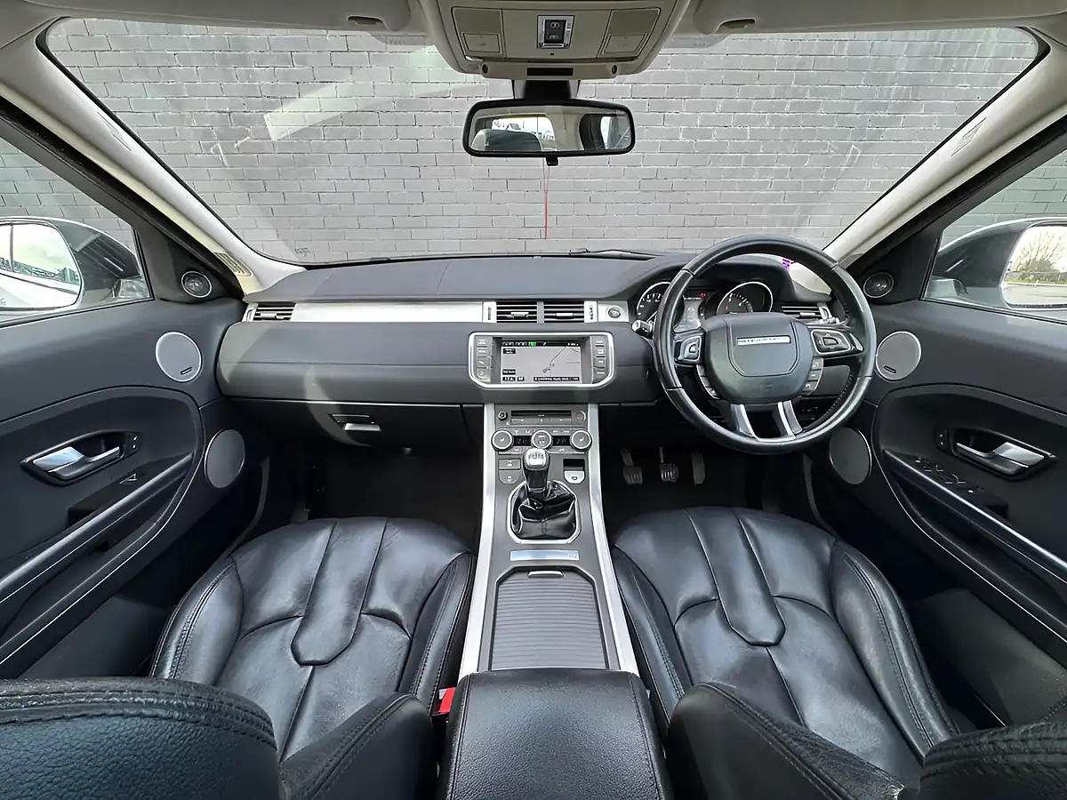 Used 2014 Land Rover Range Rover Evoque Pure Tech White - Interior and Exterior details 15