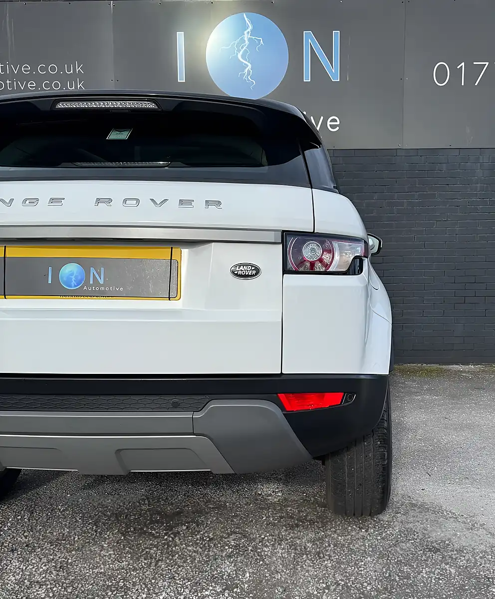 Used 2014 Land Rover Range Rover Evoque Pure Tech White - Interior and Exterior details 5