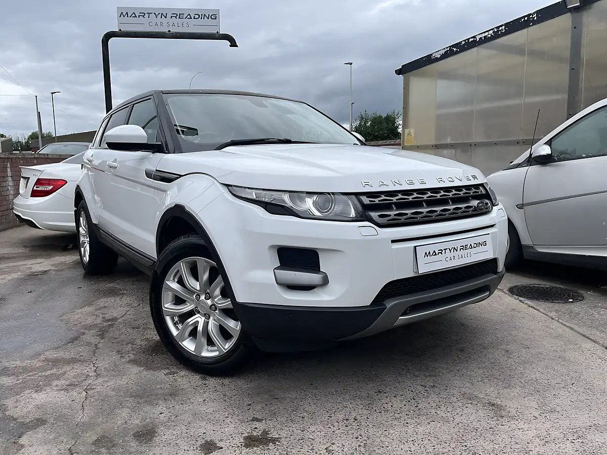 Used 2014 Land Rover Range Rover Evoque Pure Tech White - Front View