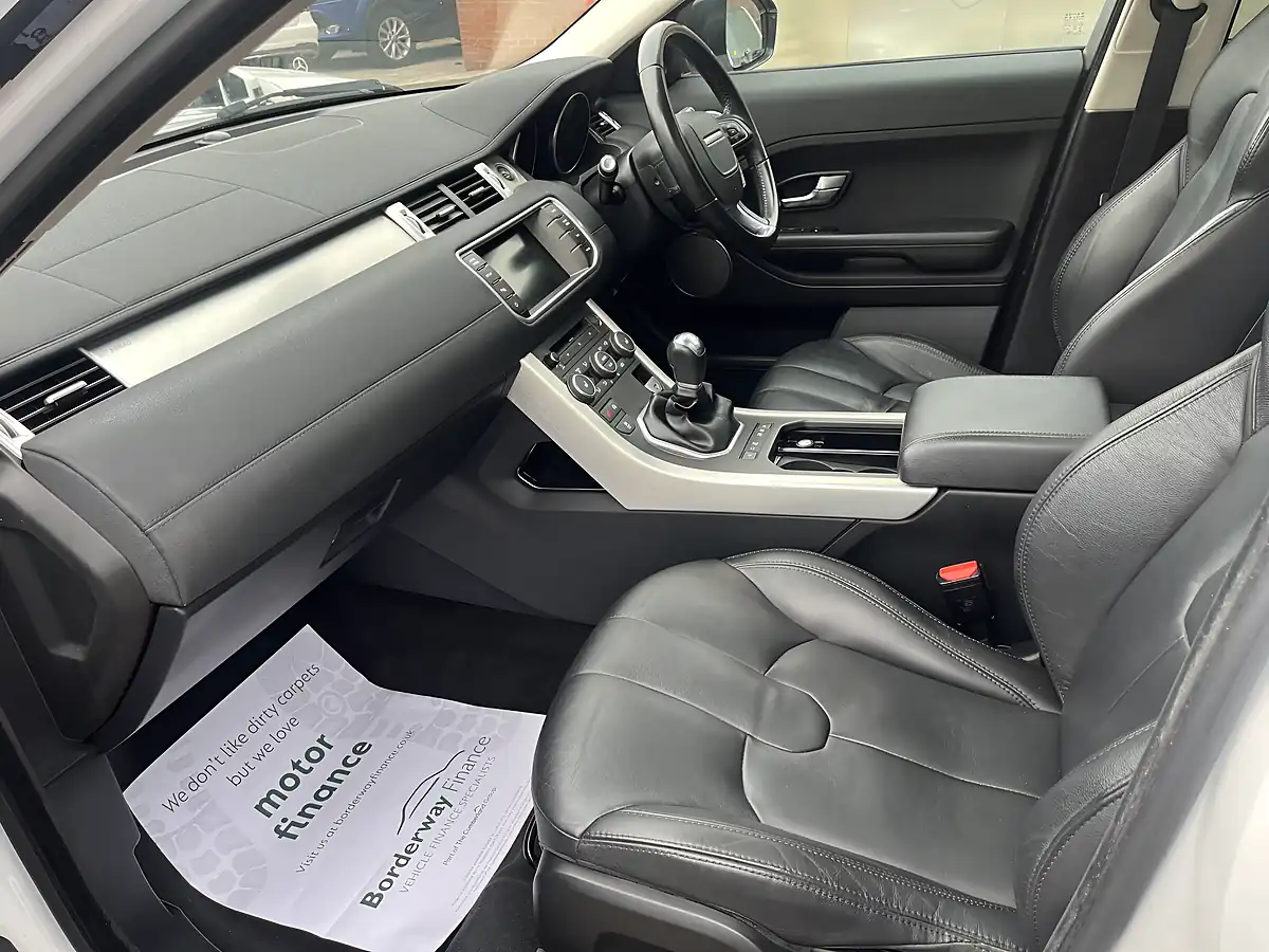 Used 2014 Land Rover Range Rover Evoque Pure Tech White - Interior and Exterior details 10