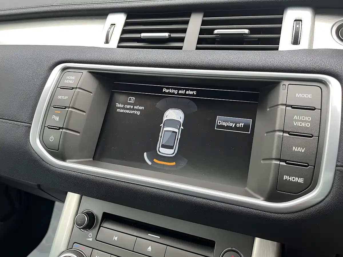 Used 2014 Land Rover Range Rover Evoque Pure Tech White - Interior and Exterior details 16