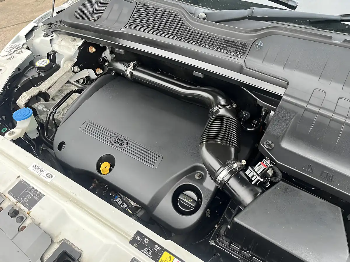 Used 2014 Land Rover Range Rover Evoque Pure Tech White - Interior and Exterior details 20