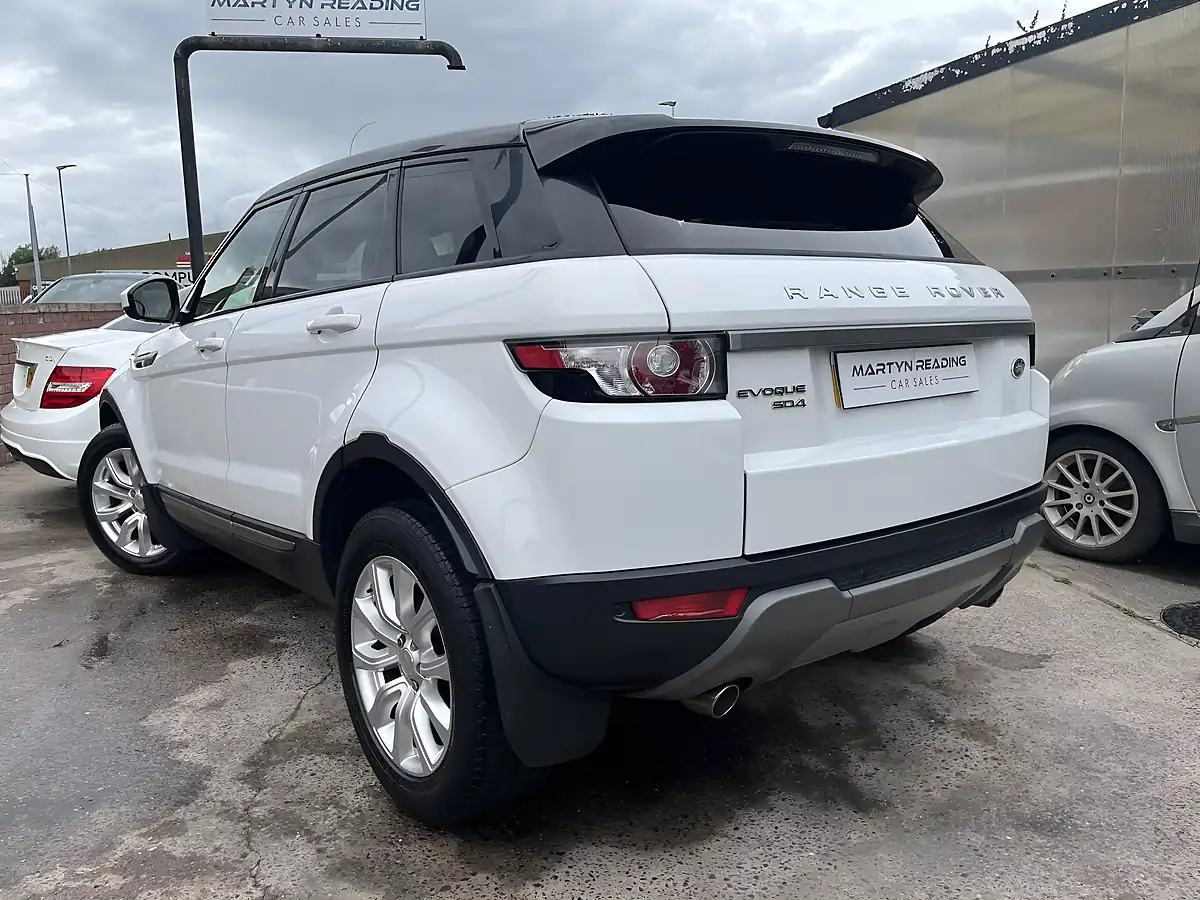 Used 2014 Land Rover Range Rover Evoque Pure Tech White - Interior and Exterior details 6