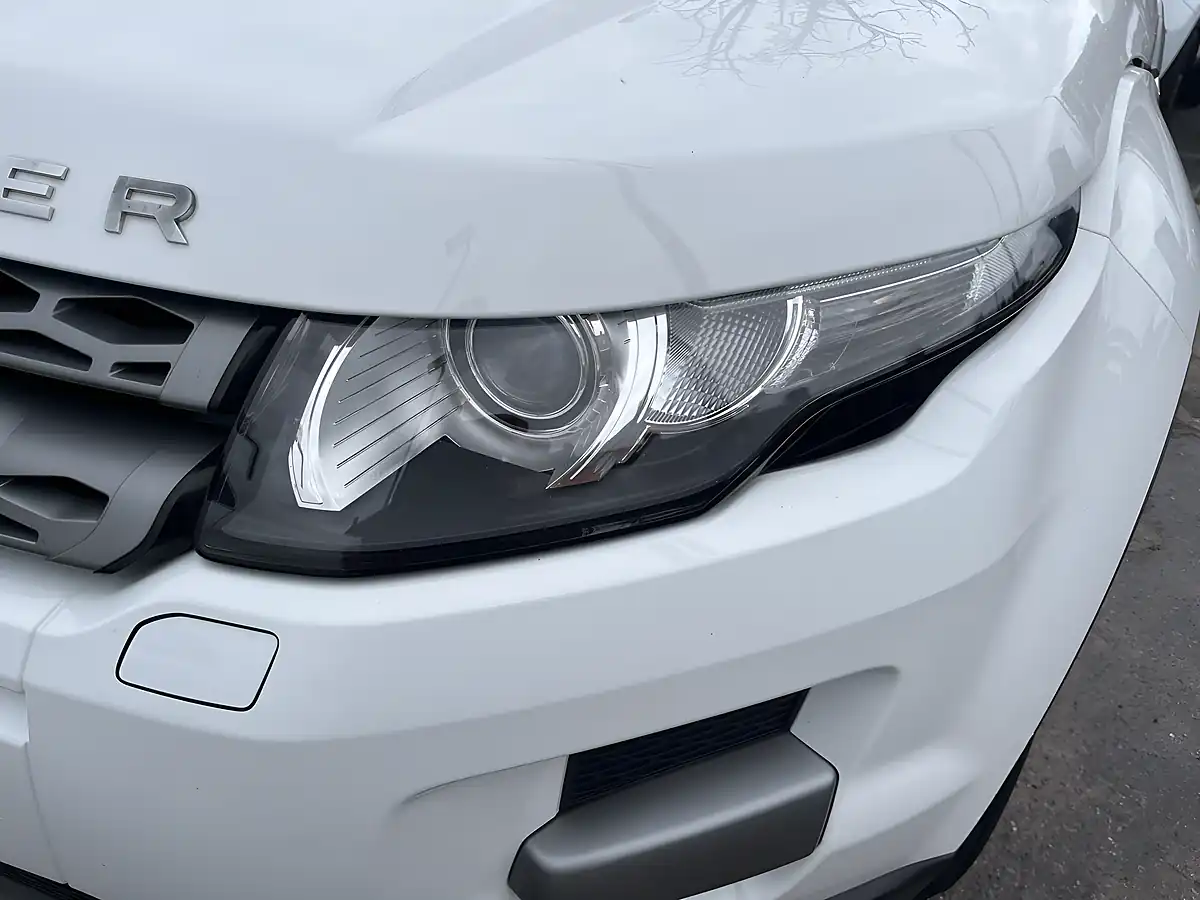 Used 2014 Land Rover Range Rover Evoque Pure Tech White - Interior and Exterior details 8