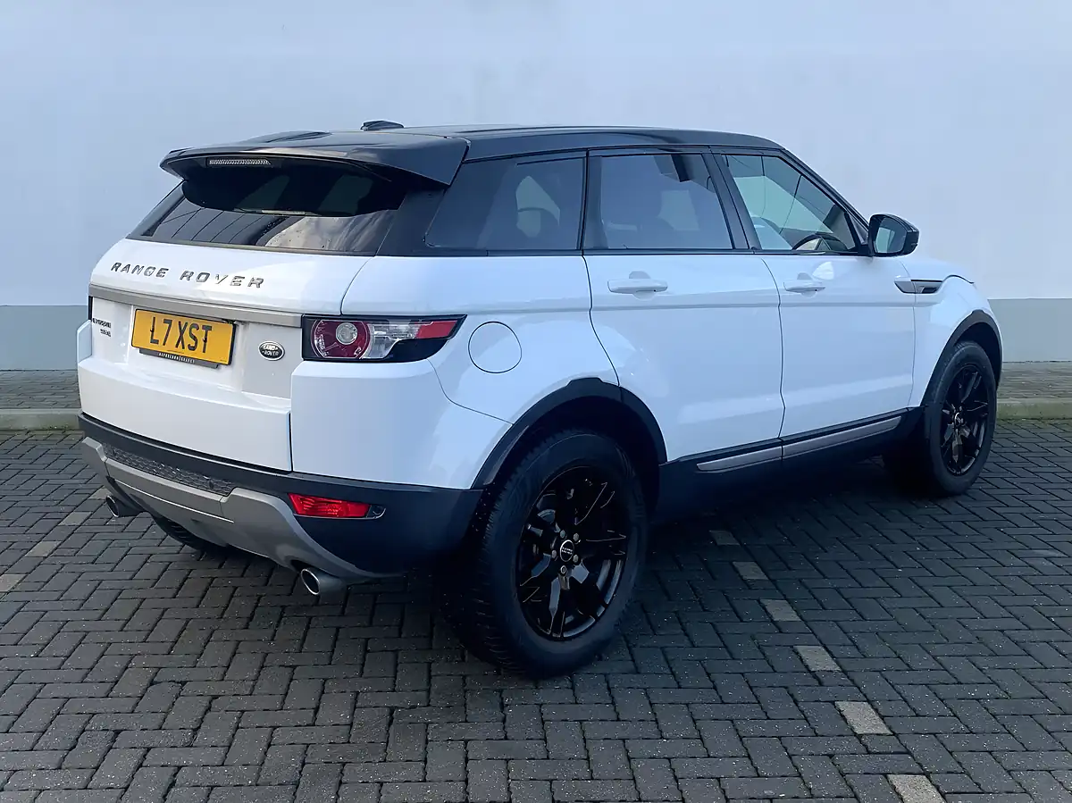 Used 2014 Land Rover Range Rover Evoque Pure Tech White - Interior and Exterior details 10