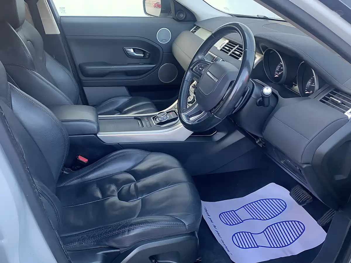 Used 2014 Land Rover Range Rover Evoque Pure Tech White - Interior and Exterior details 5