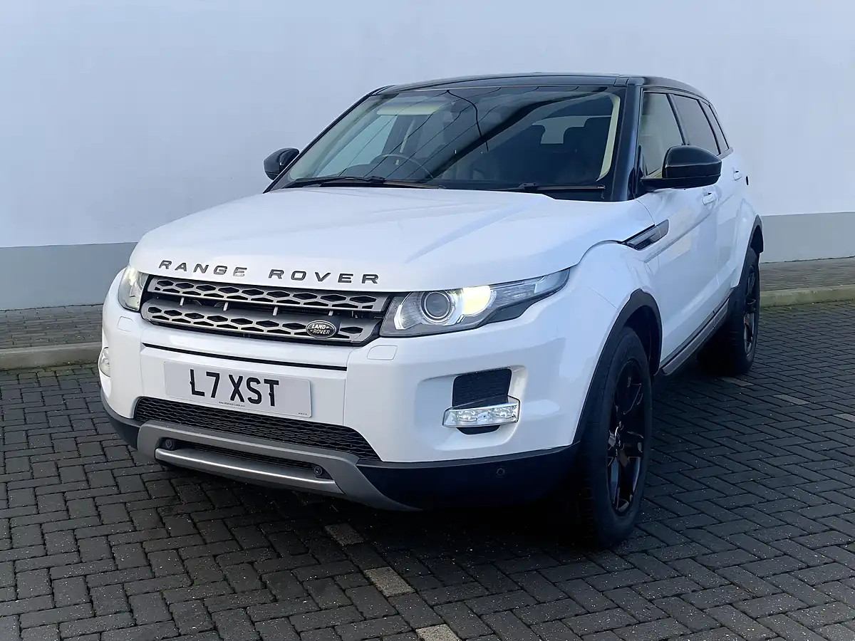 Used 2014 Land Rover Range Rover Evoque Pure Tech White - Interior and Exterior details 7