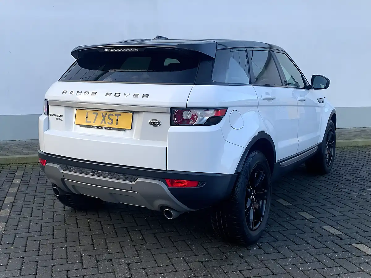 Used 2014 Land Rover Range Rover Evoque Pure Tech White - Interior and Exterior details 9