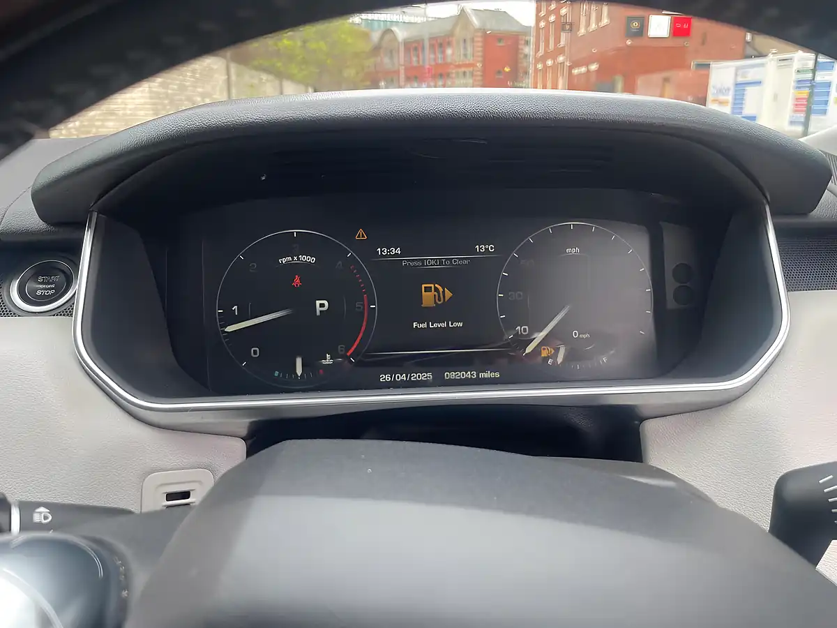 Used 2014 Land Rover Range Rover Sport Hse Dynamic Black - Interior and Exterior details 12