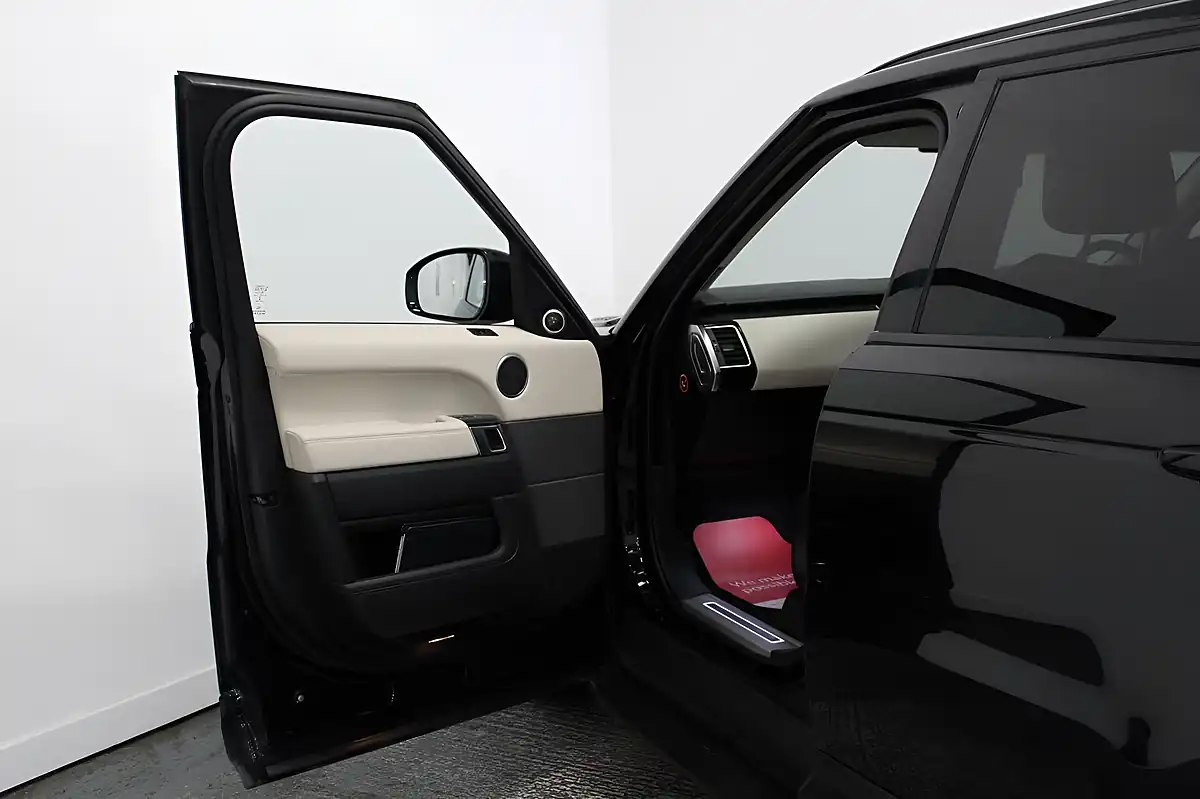 Used 2014 Land Rover Range Rover Sport Hse Dynamic Black - Interior and Exterior details 10