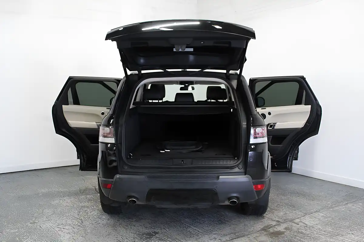 Used 2014 Land Rover Range Rover Sport Hse Dynamic Black - Interior and Exterior details 11