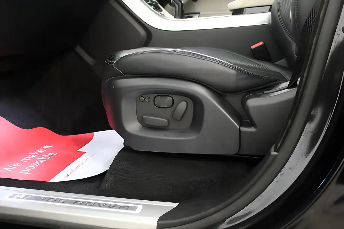 Used 2014 Land Rover Range Rover Sport Hse Dynamic Black - Interior and Exterior details 12