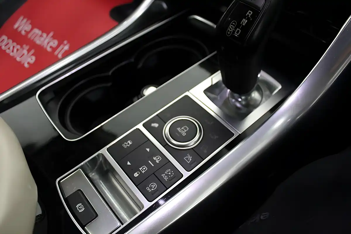Used 2014 Land Rover Range Rover Sport Hse Dynamic Black - Interior and Exterior details 15