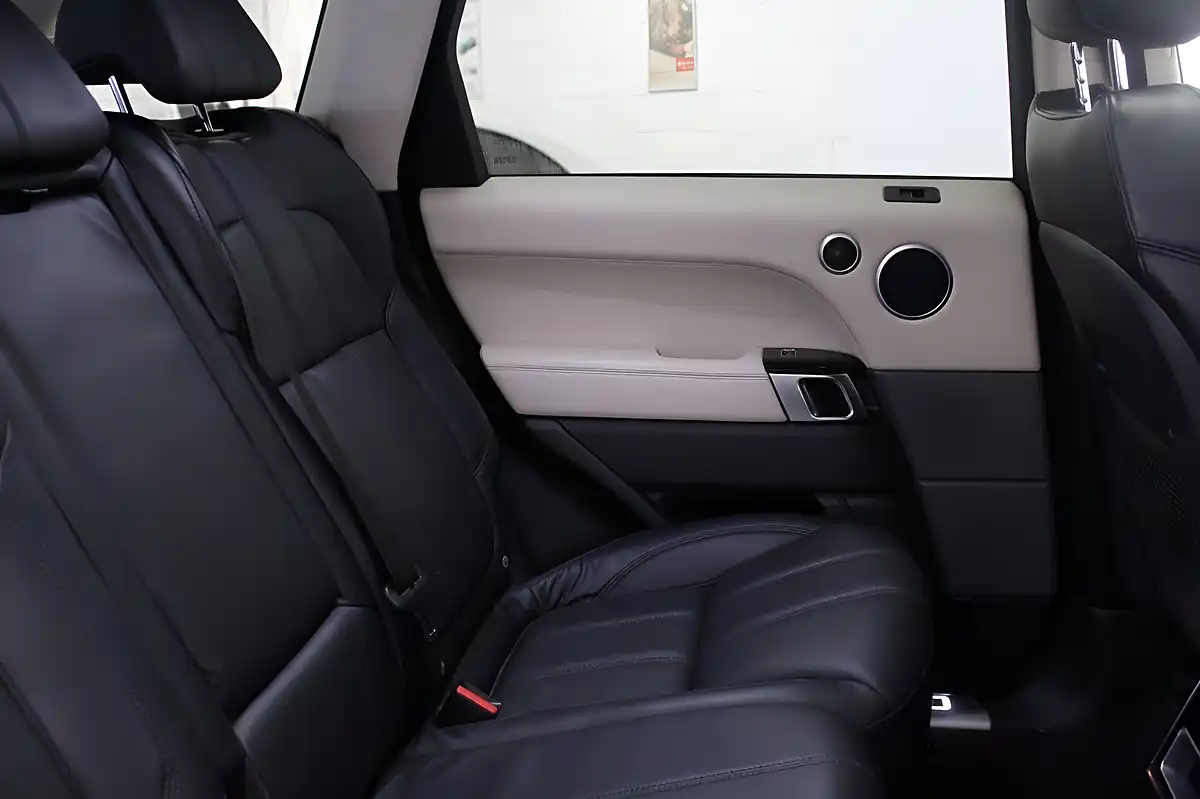 Used 2014 Land Rover Range Rover Sport Hse Dynamic Black - Interior and Exterior details 18
