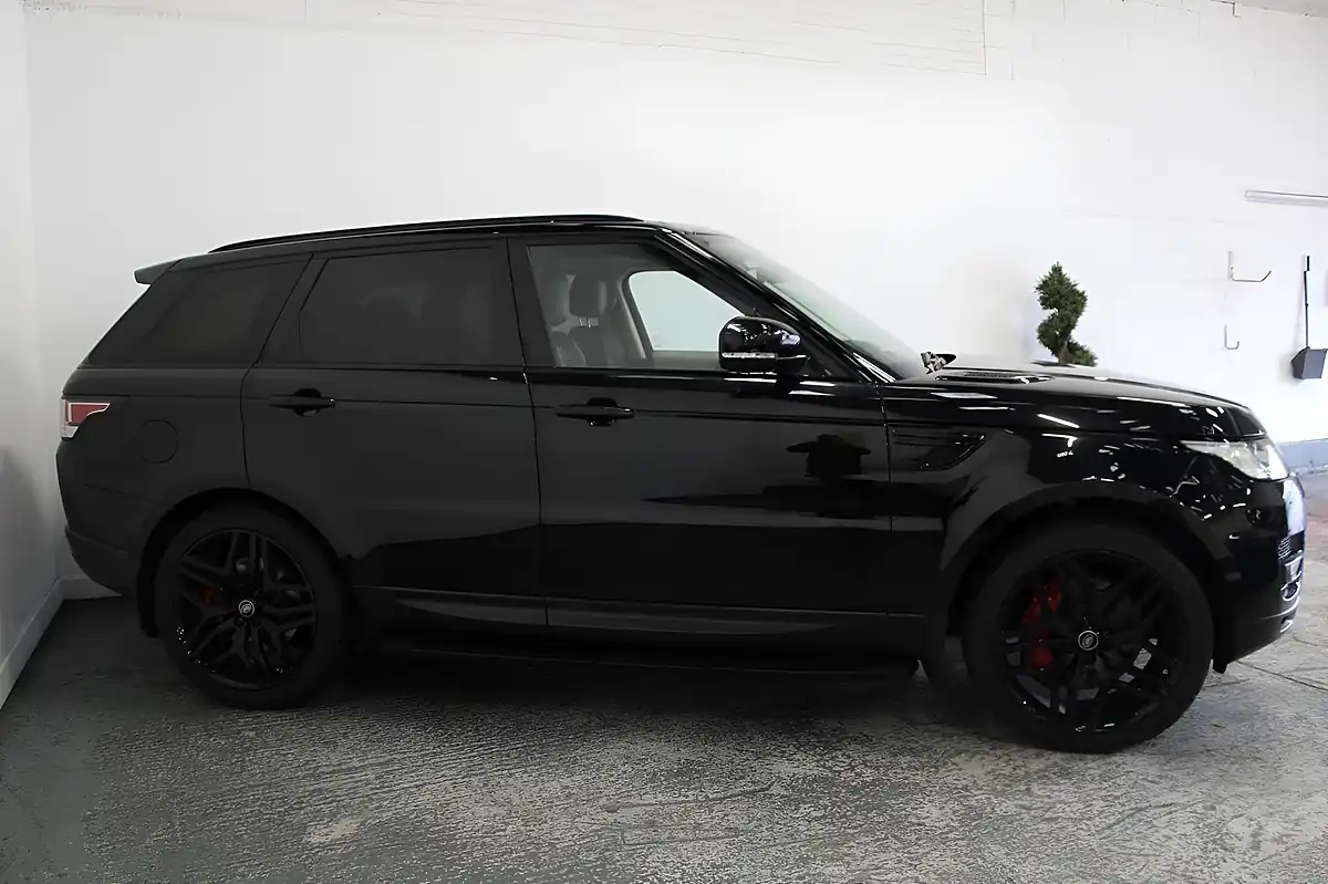 Used 2014 Land Rover Range Rover Sport Hse Dynamic Black - Interior and Exterior details 3