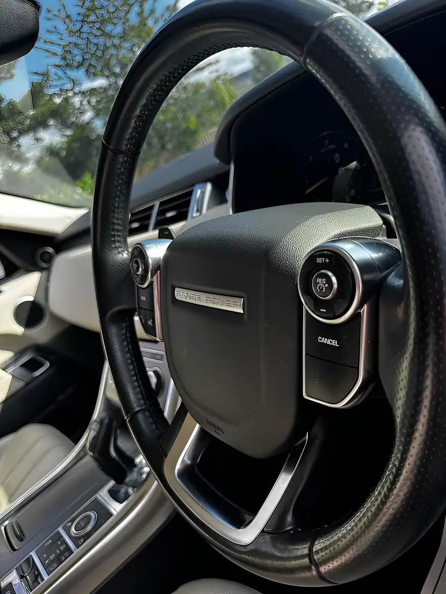 Used 2014 Land Rover Range Rover Sport Hse Dynamic Black - Interior and Exterior details 19