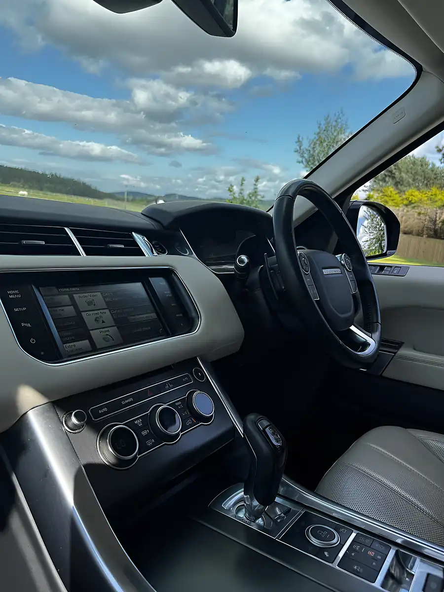Used 2014 Land Rover Range Rover Sport Hse Dynamic Black - Interior and Exterior details 20