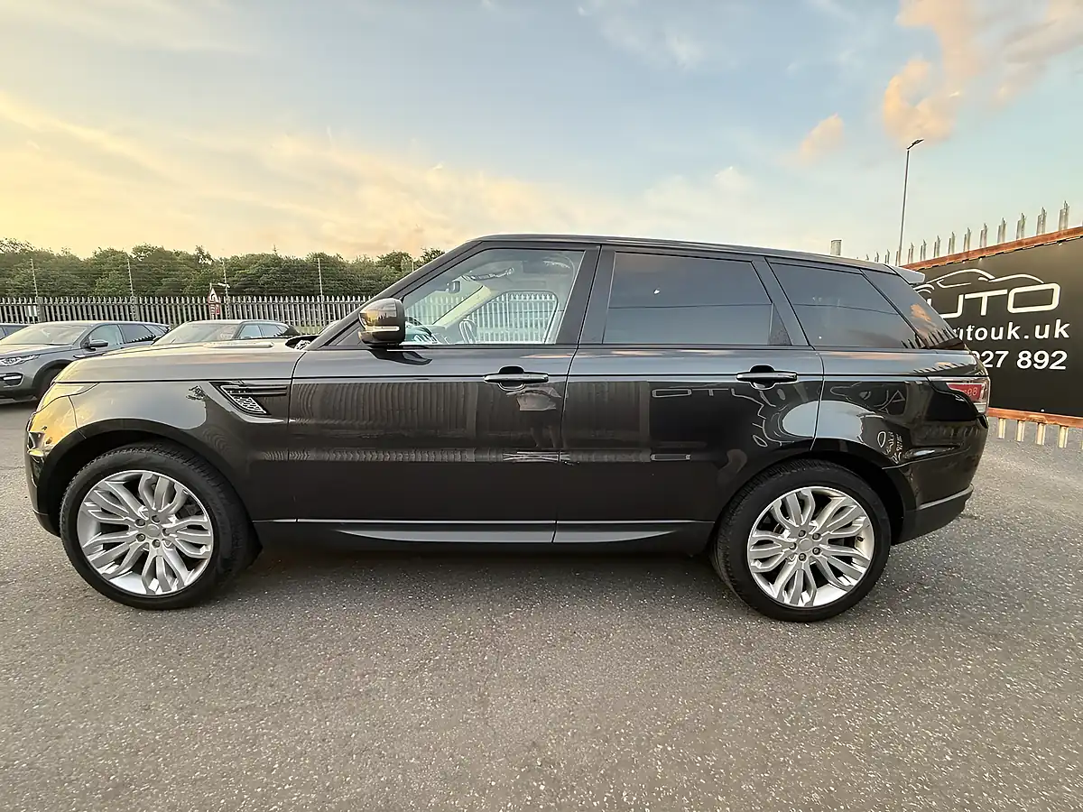 Used 2014 Land Rover Range Rover Sport Hse Dynamic Grey - Interior and Exterior details 8