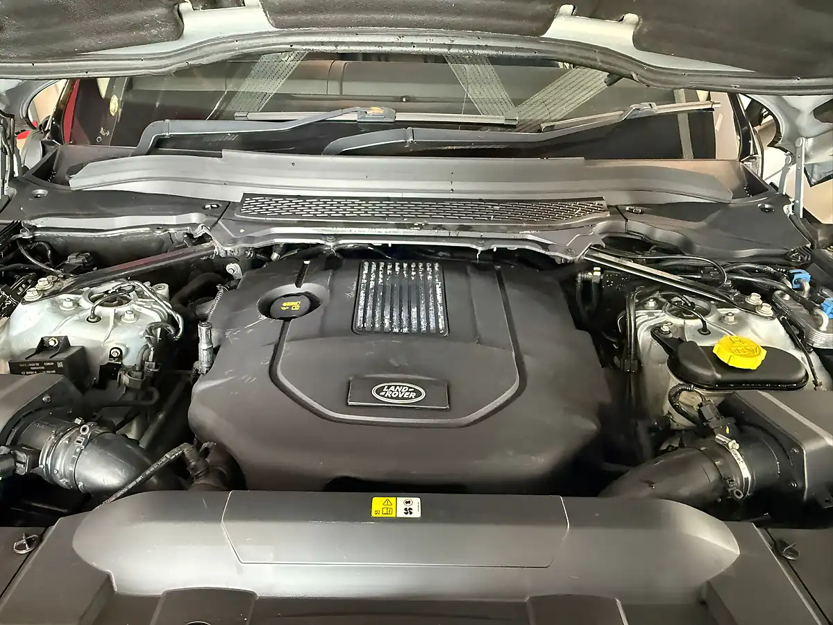Used 2014 Land Rover Range Rover Sport Hse Dynamic Silver - Interior and Exterior details 20
