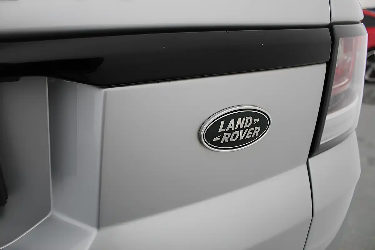 Used 2014 Land Rover Range Rover Sport Hse Dynamic Silver - Interior and Exterior details 10