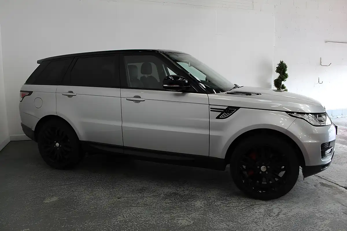 Used 2014 Land Rover Range Rover Sport Hse Dynamic Silver - Interior and Exterior details 3