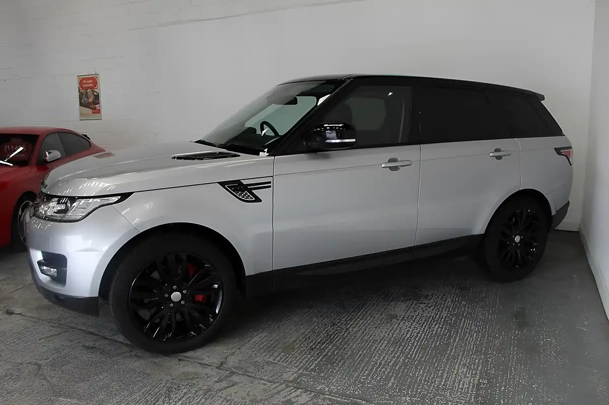 Used 2014 Land Rover Range Rover Sport Hse Dynamic Silver - Interior and Exterior details 4