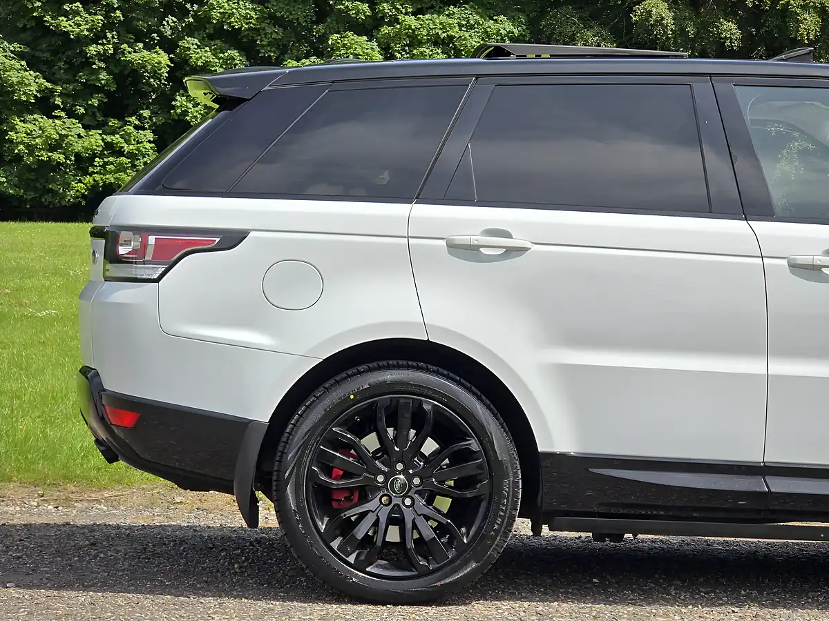 Used 2014 Land Rover Range Rover Sport Hse Dynamic White - Interior and Exterior details 14