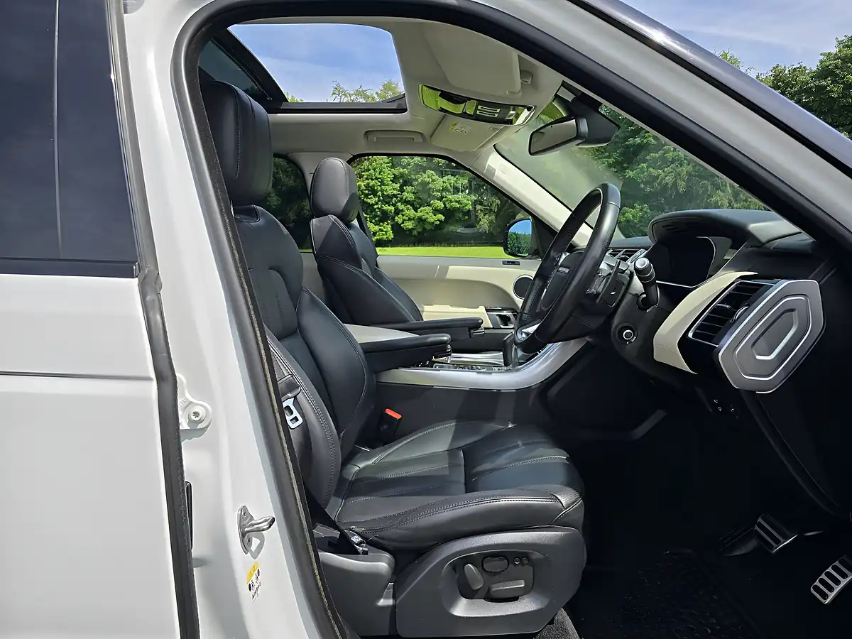 Used 2014 Land Rover Range Rover Sport Hse Dynamic White - Interior and Exterior details 2