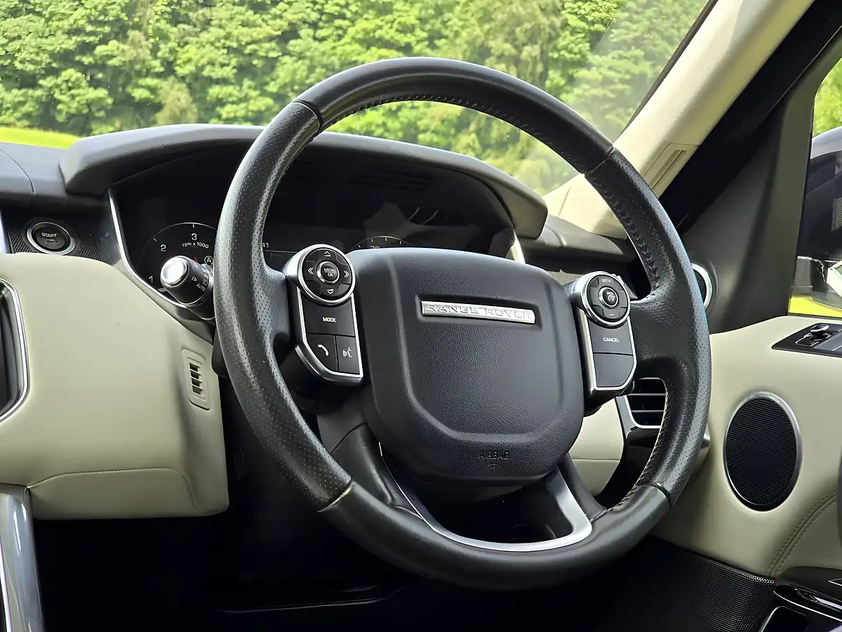 Used 2014 Land Rover Range Rover Sport Hse Dynamic White - Interior and Exterior details 8