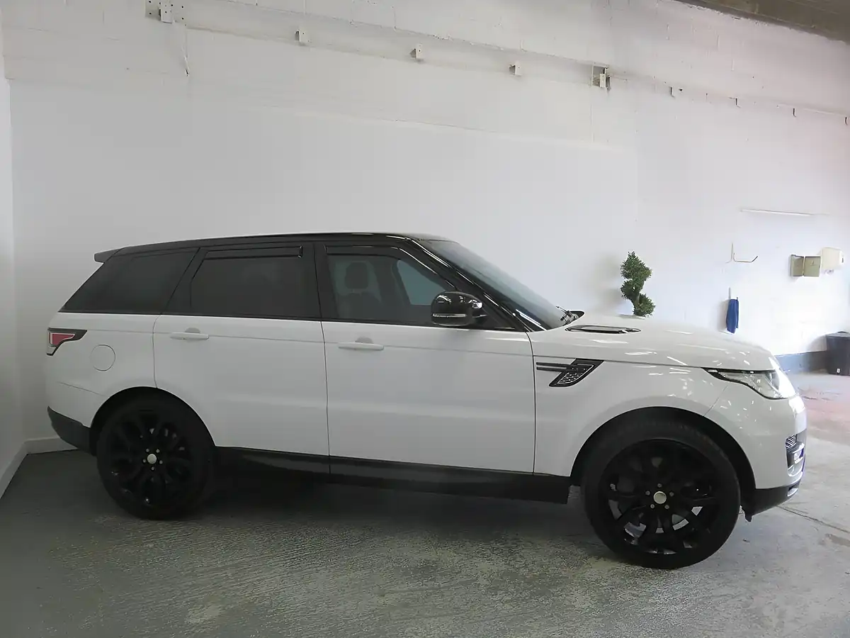 Used 2014 Land Rover Range Rover Sport Hse Dynamic White - Interior and Exterior details 3