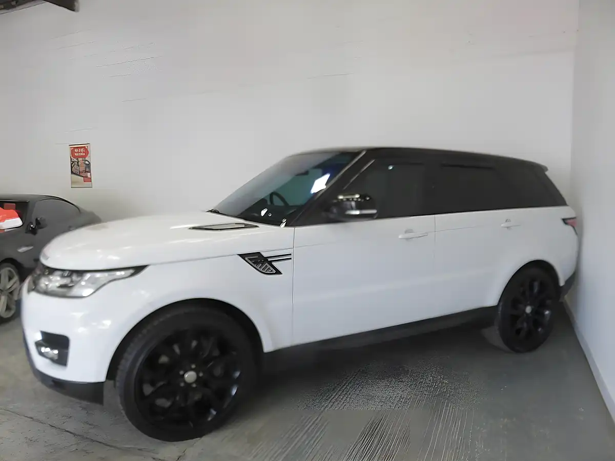Used 2014 Land Rover Range Rover Sport Hse Dynamic White - Interior and Exterior details 4