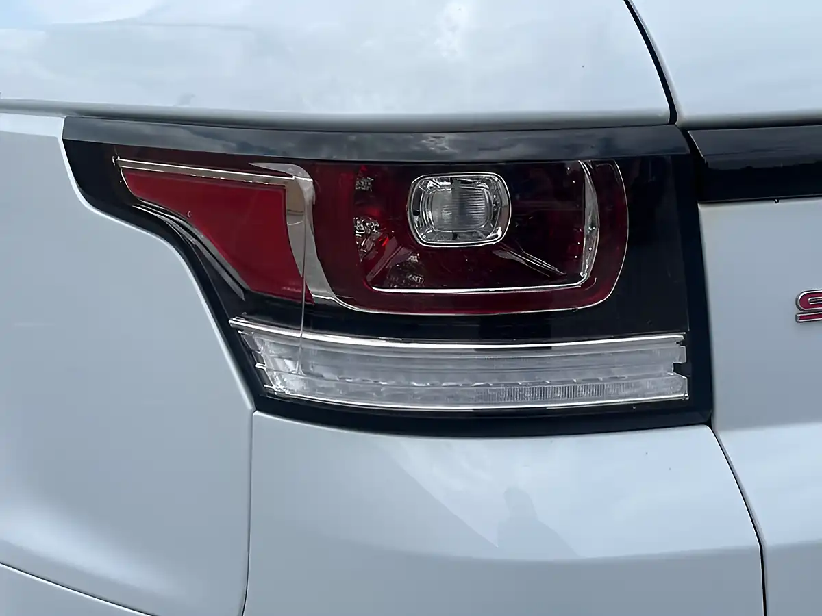 Used 2014 Land Rover Range Rover Sport Hse Fuji White - Interior and Exterior details 11