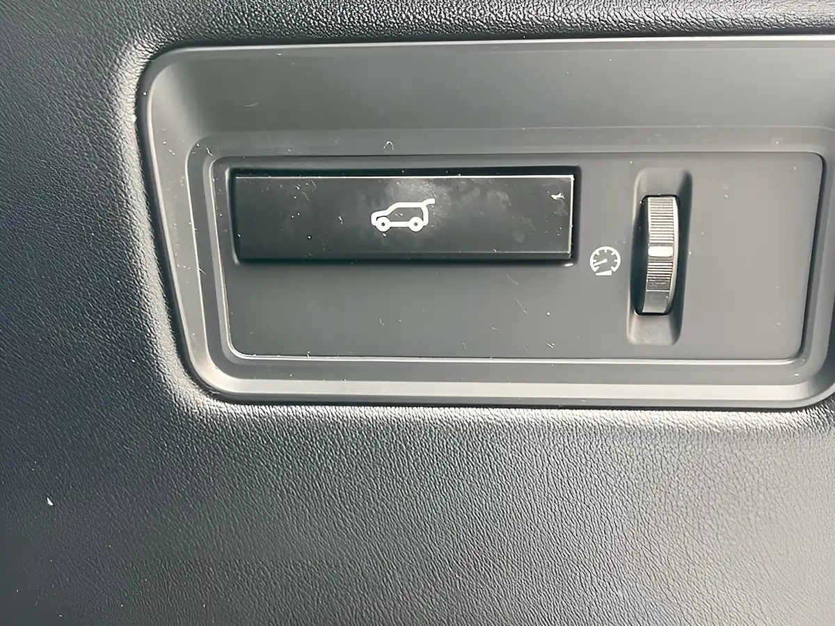 Used 2014 Land Rover Range Rover Sport Hse Fuji White - Interior and Exterior details 16