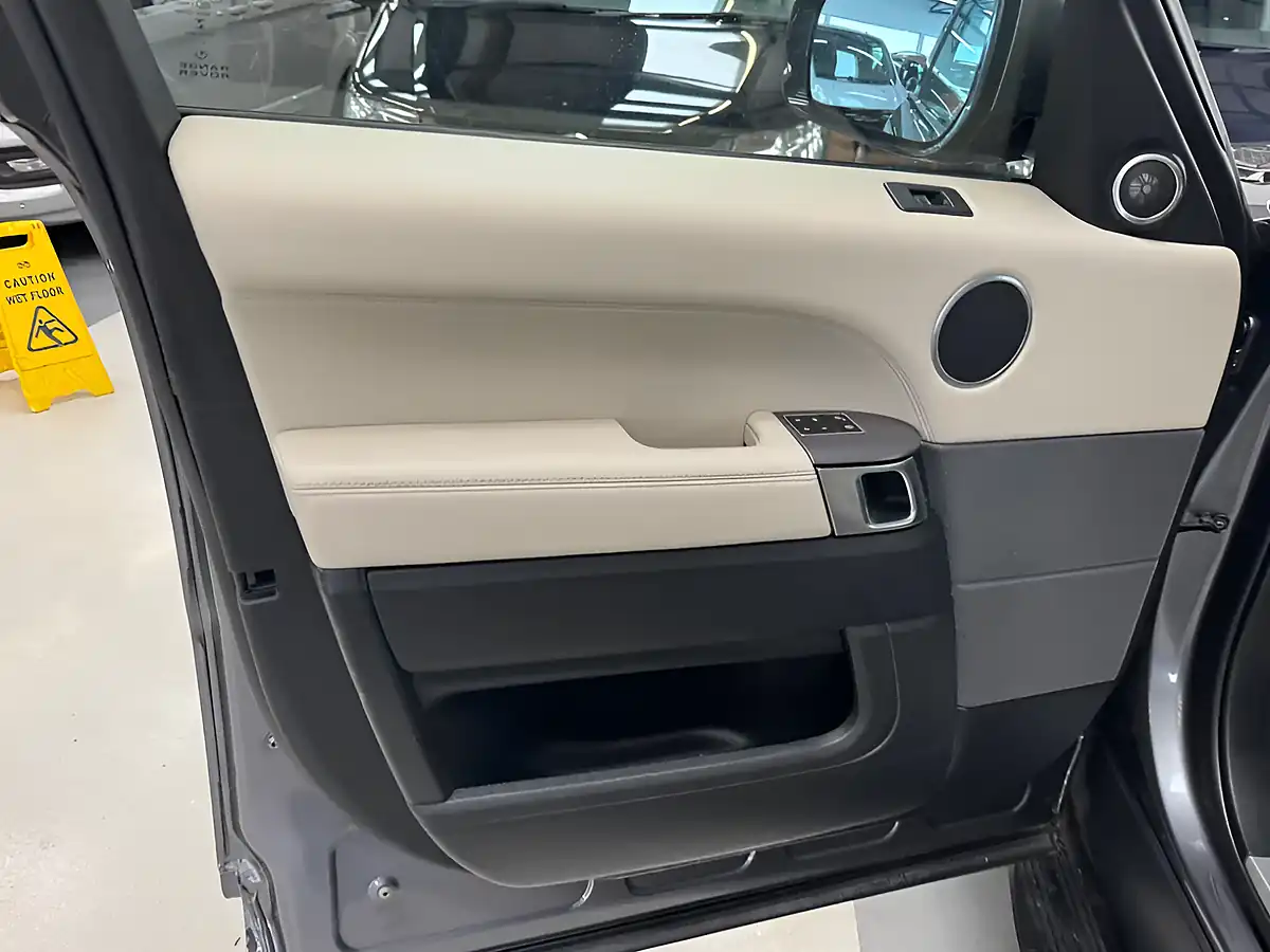 Used 2014 Land Rover Range Rover Sport Hse Grey - Interior and Exterior details 14