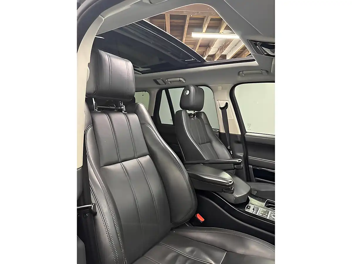 Used 2014 Land Rover Range Rover Vogue Black - Interior and Exterior details 9